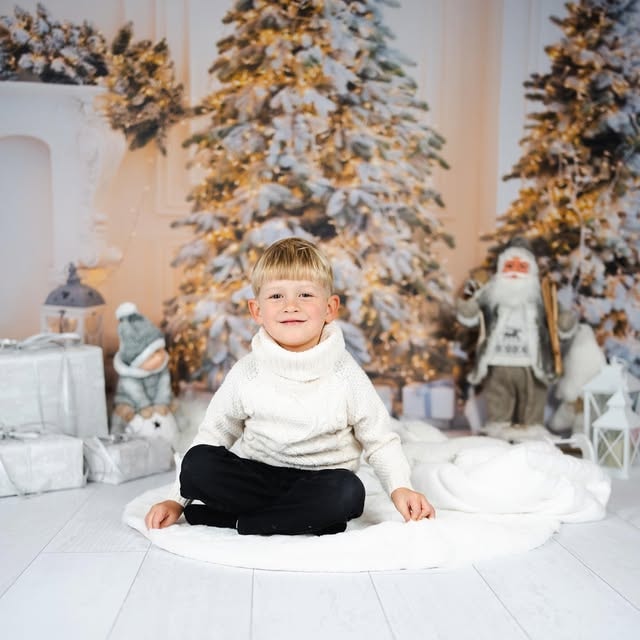 Sesja świąteczna dziecka w studio